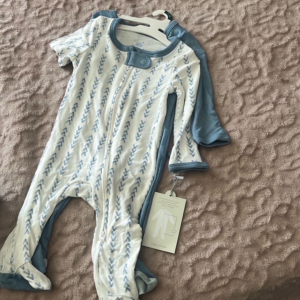 NEW BABY BUNDLE✨ - Picture 3 of 5